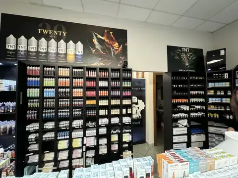 Parete prodotti del negozio E-smokers Cerea - negozio sigarette elettroniche Cerea